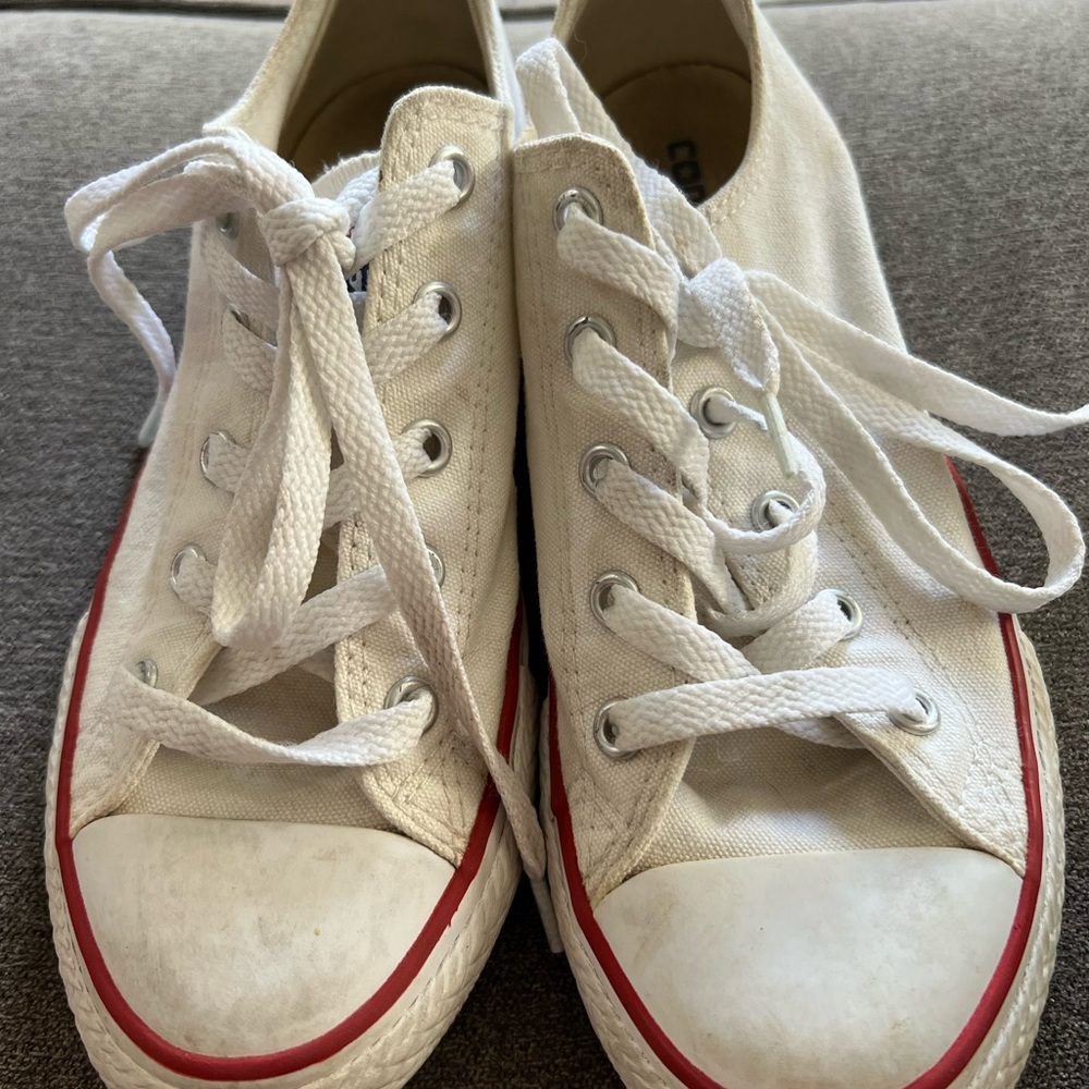 Converse Chuck Taylor All Star Classic Low Top Sneakers Unisex Kids Size 2